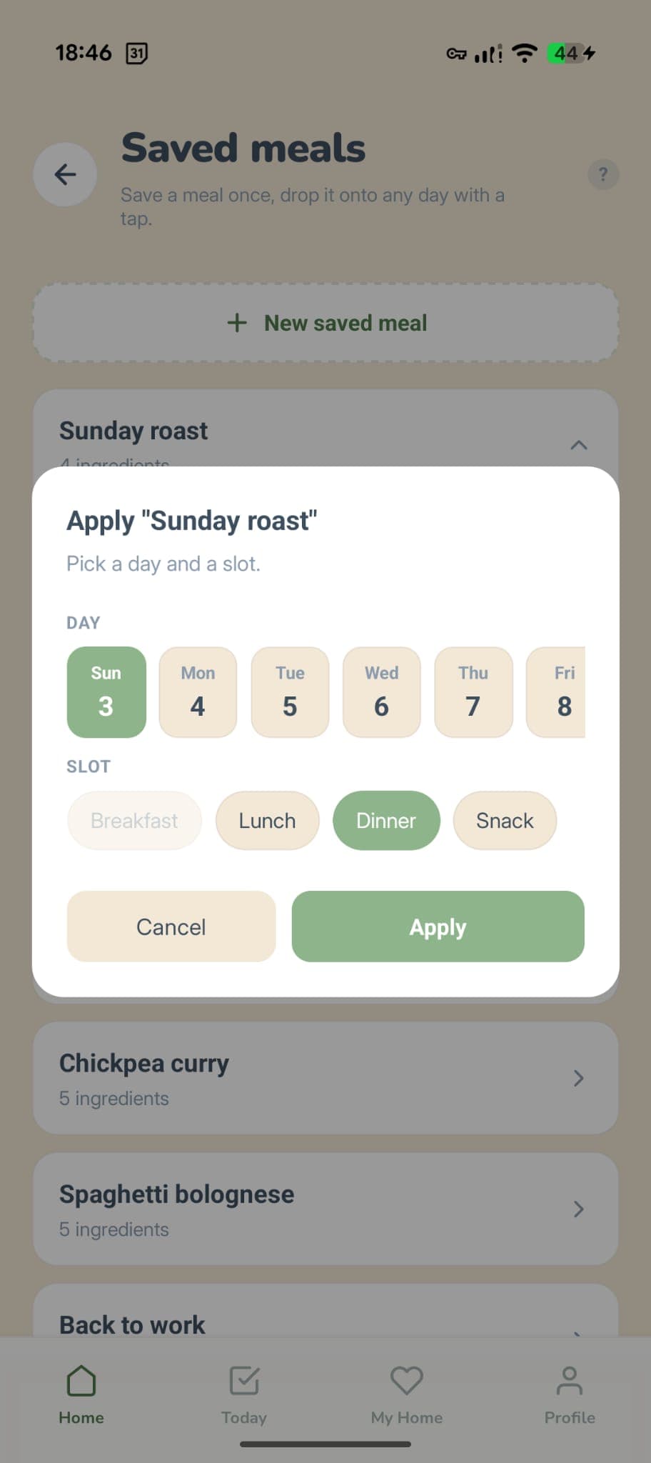 Apply Sunday roast sheet showing day chips Sun through Fri and slot chips Breakfast Lunch Dinner Snack